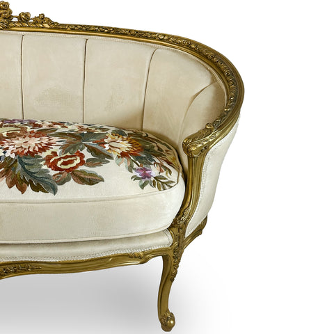 Vintage Elegant Luxury Sofa White and Gold Interior Design