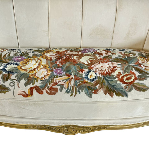 Vintage Elegant Luxury Sofa White and Gold Interior Design