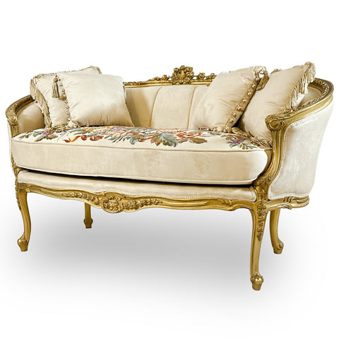 Vintage Elegant Luxury Sofa White and Gold Interior Design