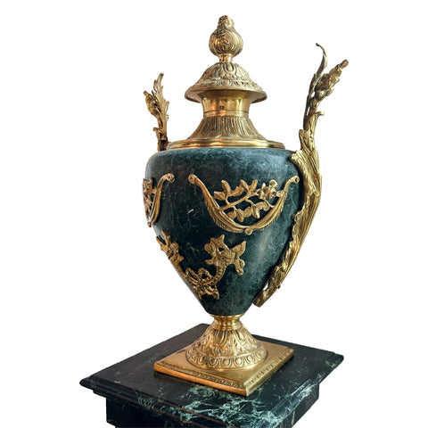 Vintage Elegant Luxury Vase Interior Design